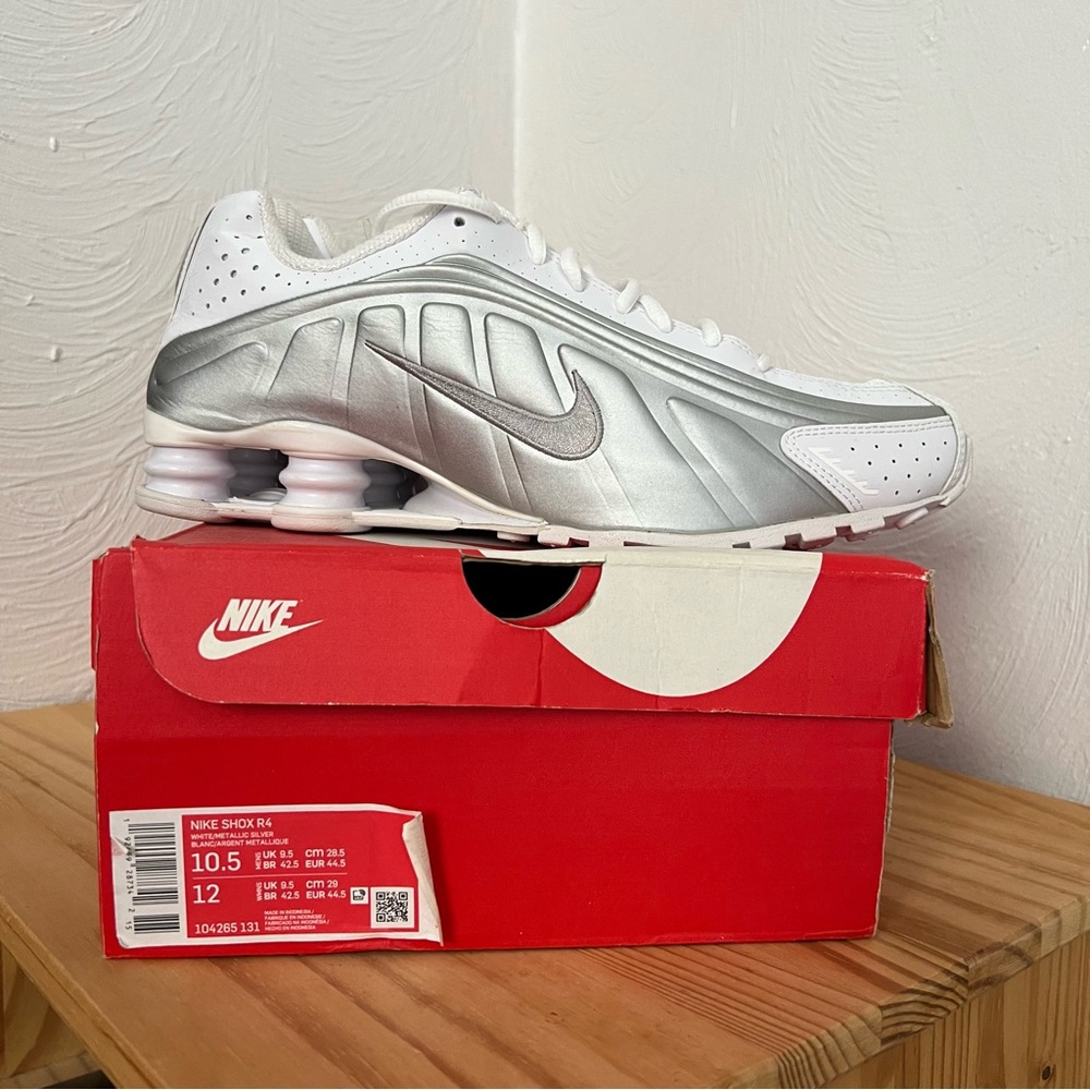 Nike Shox R4 "White Metallic Silver" 104265-131 (2019) Size 10.5 NEW